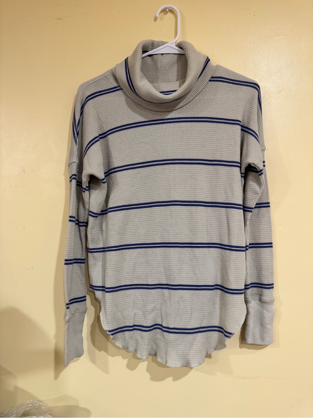 Aritzia Babaton Cowelneck Waffle-Knit Stripe top - Picture 13 of 13